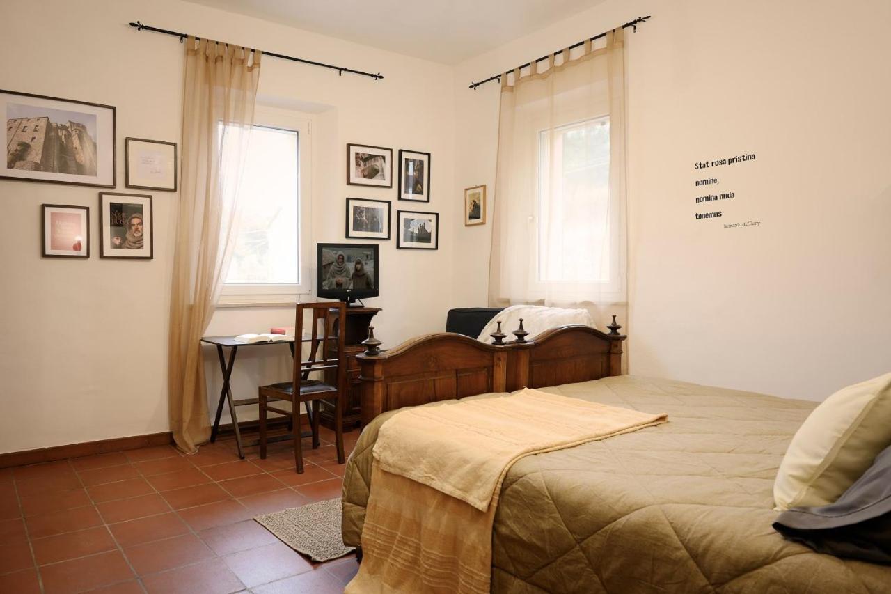 B&B Il Bed And Bookfast Mercatello  ห้อง รูปภาพ