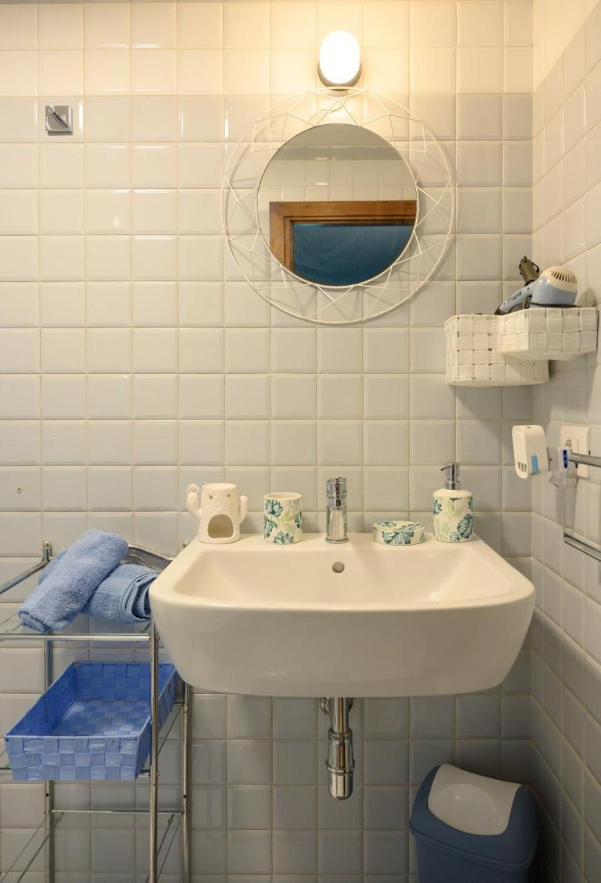 B&B Il Bed And Bookfast Mercatello  ห้อง รูปภาพ